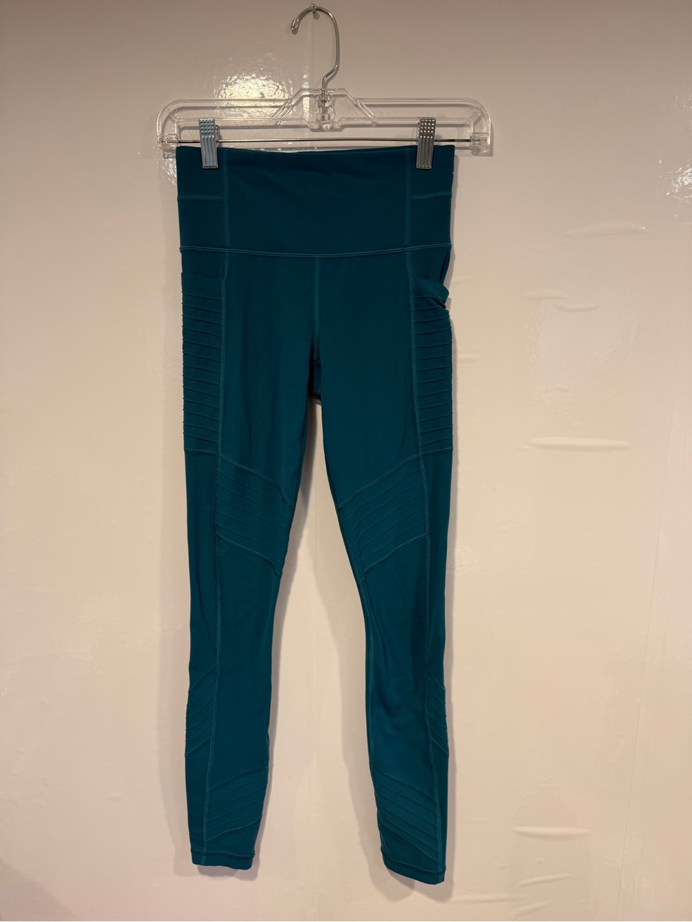 Athleta Moto style pocket Teal‎ Workout Leggings